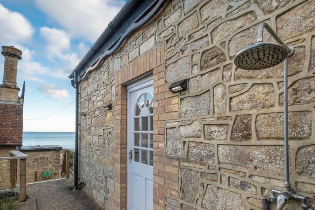The Old Boat House, Seaview - Seafront Three Bedroom Cottage With Separate Two Bedroom Annexe Dış mekan fotoğraf