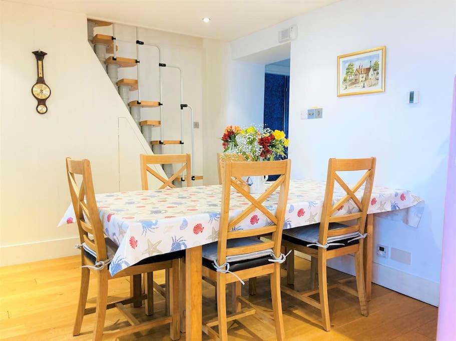 The Old Boat House, Seaview - Seafront Three Bedroom Cottage With Separate Two Bedroom Annexe Dış mekan fotoğraf