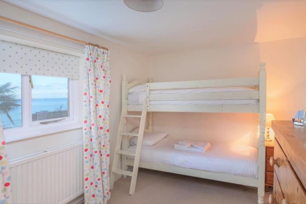 The Old Boat House, Seaview - Seafront Three Bedroom Cottage With Separate Two Bedroom Annexe Dış mekan fotoğraf